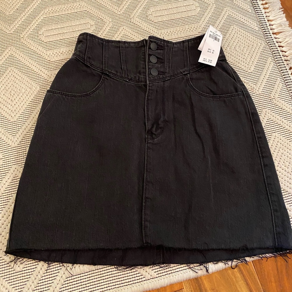 NEW HOLLISTER Black Denim Skirt,Size 3 W26